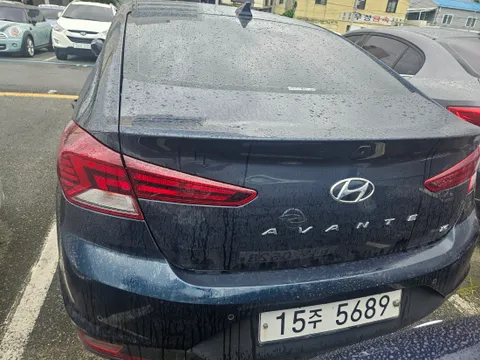 Hyundai Elantra (Avante)