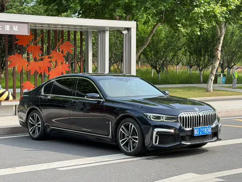 BMW 7-Series