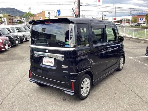 Suzuki Spacia Custom