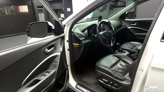 Hyundai Grand Santa Fe (Maxcruz)