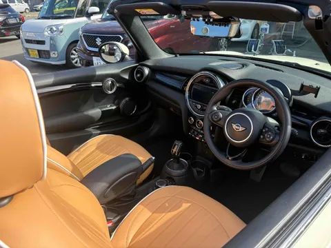 MINI Cooper Convertible