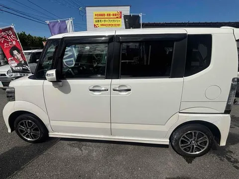 Honda N-BOX Plus Custom
