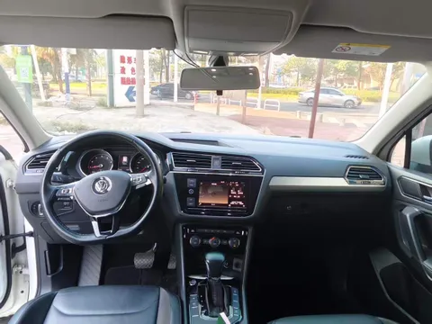 Volkswagen Tiguan L