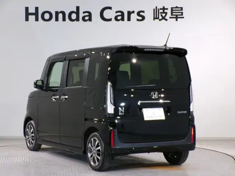 Honda N-BOX Custom