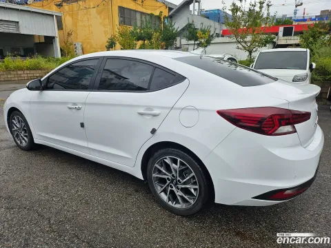 Hyundai Elantra (Avante)