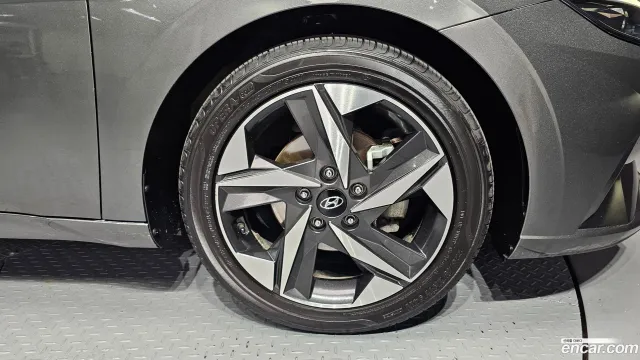 Hyundai Elantra (Avante)