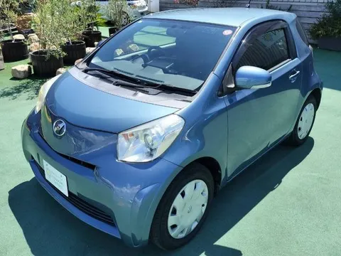 Toyota iQ