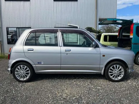 Daihatsu Mira Gino