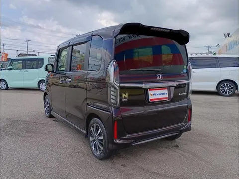 Honda N-BOX Custom
