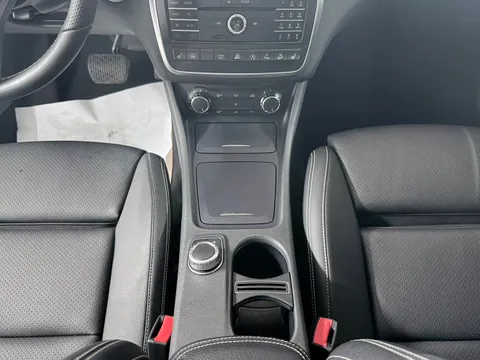 Mercedes-Benz Mercedes-Benz GLA