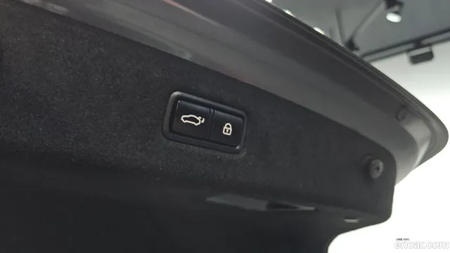 Genesis G90 (EQ900)