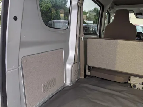 Nissan Clipper Van