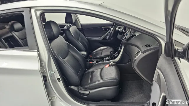 Hyundai Elantra (Avante)
