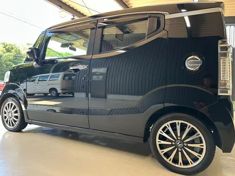 Honda N-BOX Slash