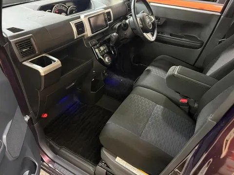 Toyota Pixis Mega