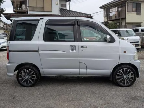 Daihatsu Atrai Wagon