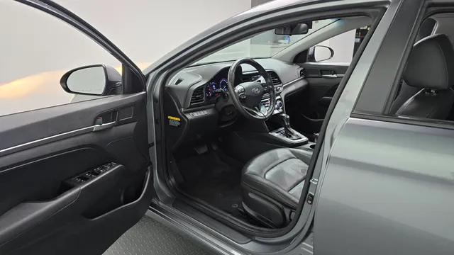 Hyundai Elantra (Avante)