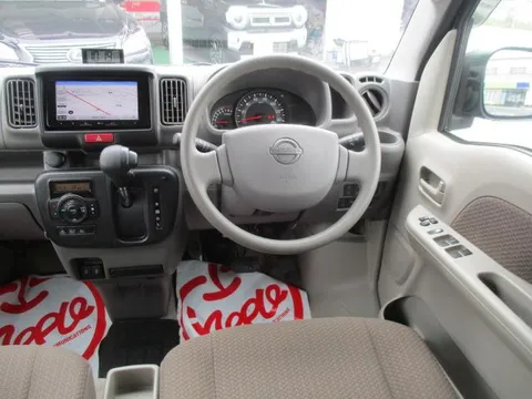 Nissan Clipper Van