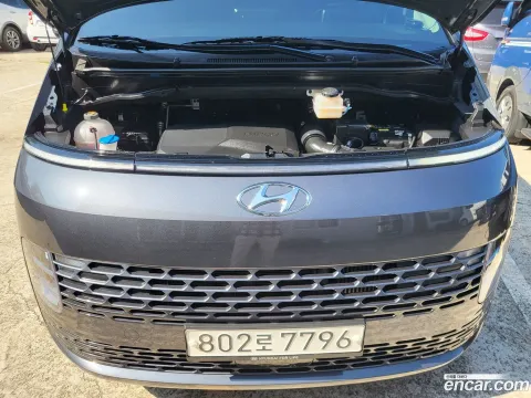 Hyundai Staria