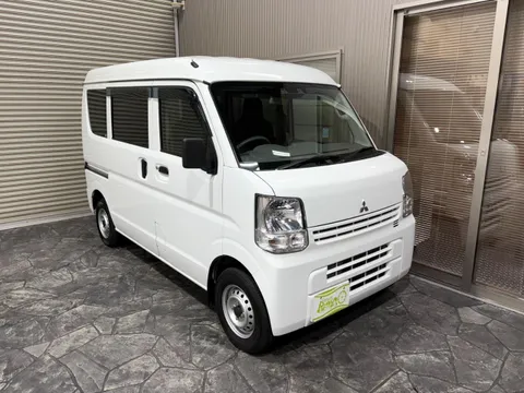 Mitsubishi Minicab Van
