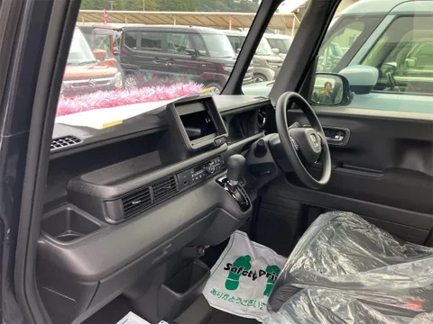 Honda N-BOX Custom