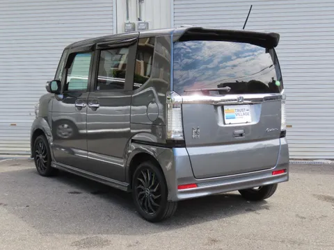 Honda N-BOX Custom