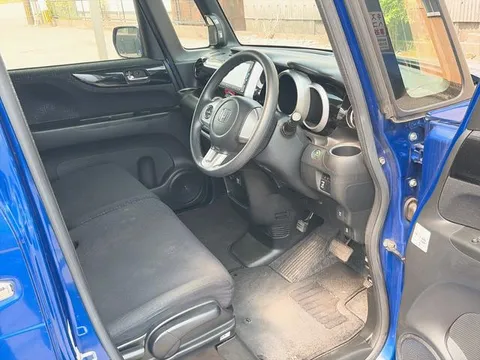 Honda N-BOX Custom