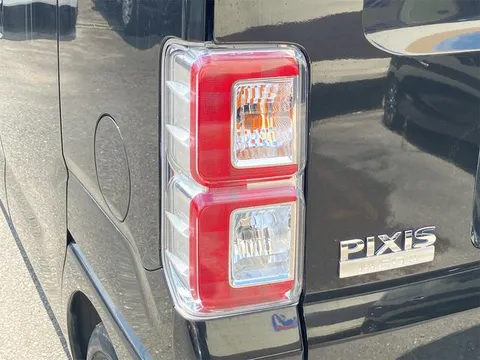 Toyota Pixis Mega