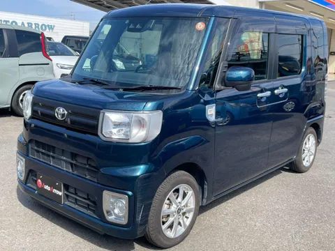 Toyota Pixis Mega