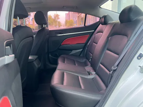 Hyundai Elantra (Avante)