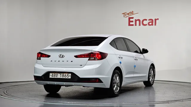 Hyundai Elantra (Avante)
