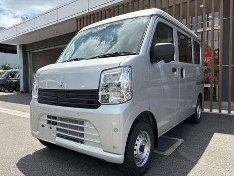 Mitsubishi Minicab Van