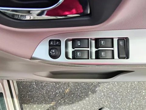 Toyota Pixis Joy