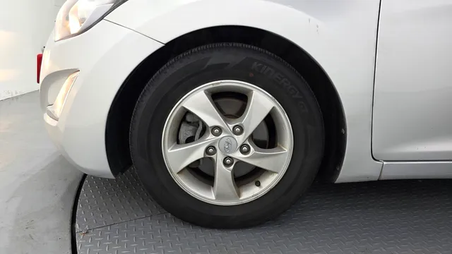 Hyundai Elantra (Avante)