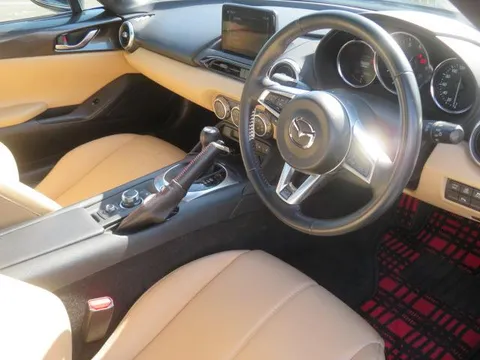 Mazda MX-5 (Roadster)