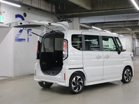 Suzuki Spacia Custom