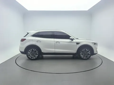 Hongqi HS5