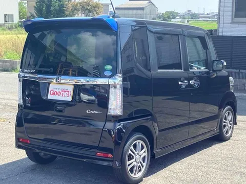 Honda N-BOX Custom