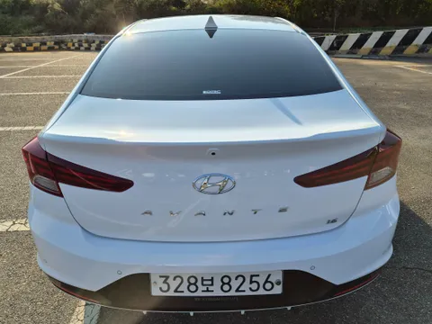 Hyundai Elantra (Avante)
