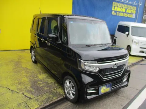 Honda N-BOX Custom