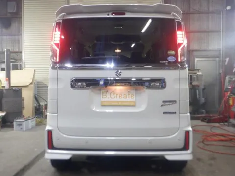 Suzuki Spacia Custom