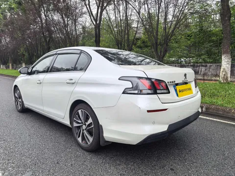 Peugeot 408