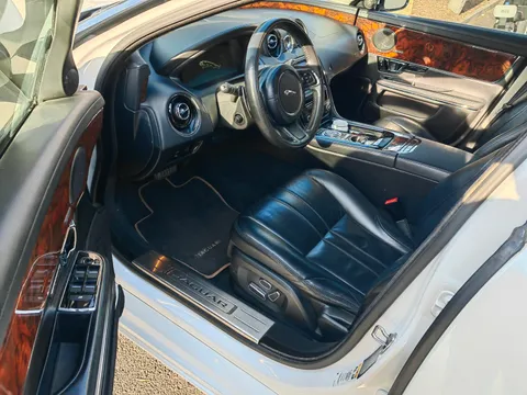 Jaguar XJ