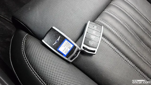 Genesis G90 (EQ900)