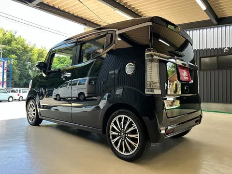 Honda N-BOX Slash