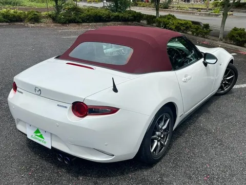 Mazda MX-5 (Roadster)