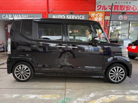 Honda N-BOX Custom