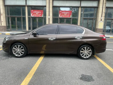 Peugeot 408