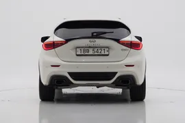 Infiniti Q30
