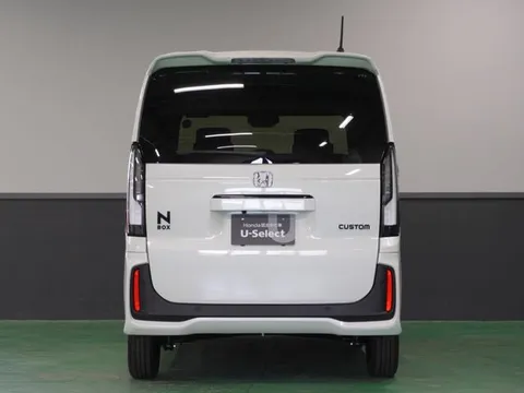 Honda N-BOX Custom